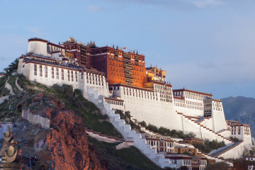 LAHASA (3656m)