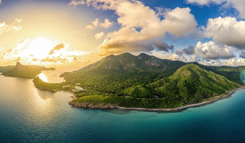 Côn Đảo, một hòn đảo xinh đẹp nhất Việt Nam, là điểm đến lý tưởng cho những ai muốn khám phá vẻ đẹp hoang sơ