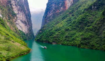 Tour Hà Nội - Ba Bể - Cao Bằng - Hà Giang 
- Trải nghiệm vùng đông bắc với cảnh quan núi đồi hùng vĩ bậc nhất cả nước
- Chương trình gắn liền với văn hóa truyền thống của các dân tộc miền núi